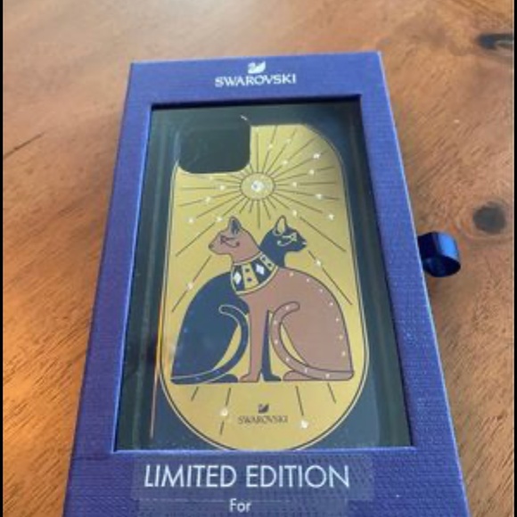 Swarovski iPhone 11Pro case - Picture 2 of 3